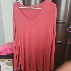 Heimish Women's Long Sleeve V-Neck Top - Coral NEW WITHOUT TAGS (Didnt Come With